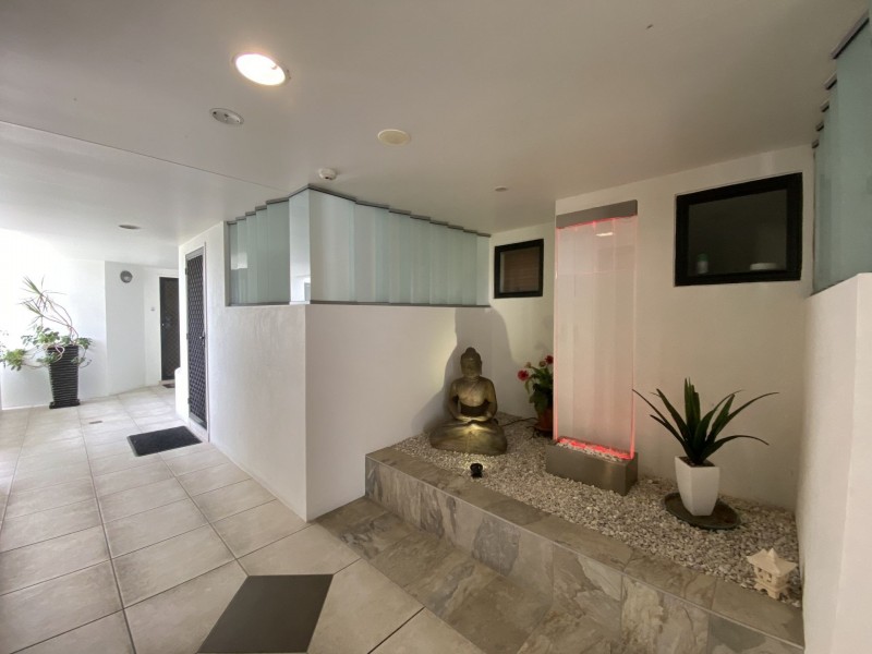 10/558-559 Esplanade, Urangan QLD 4655