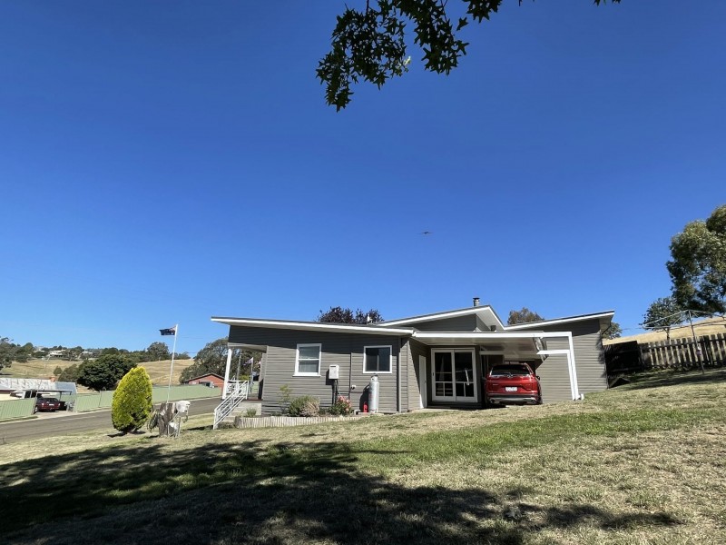 14 Tongio Rd, Omeo VIC 3898