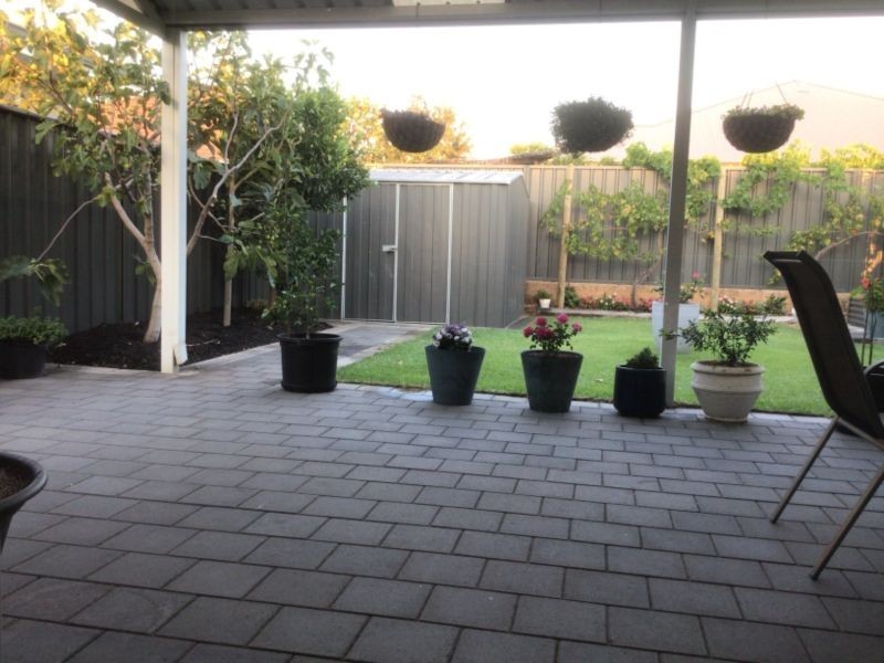 8a Calvert Loop, Hilbert WA 6112