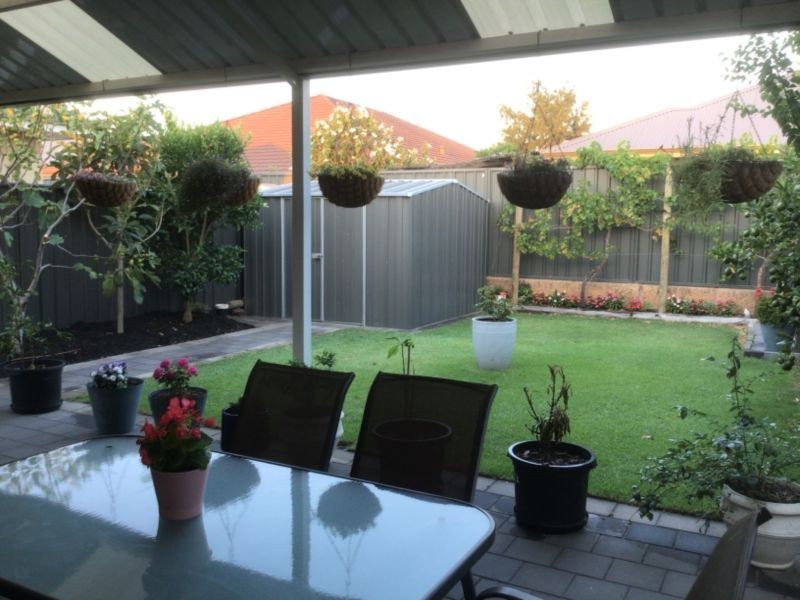 8a Calvert Loop, Hilbert WA 6112