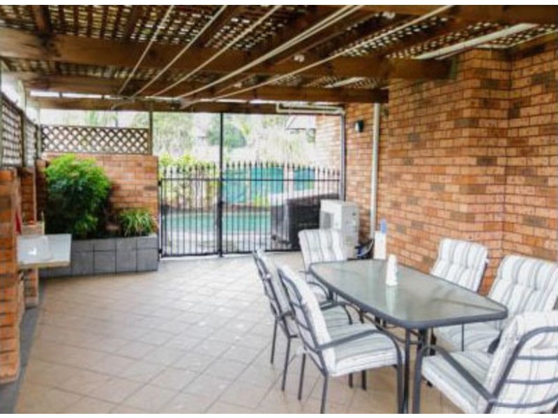 1 Arwon Ave, Casula NSW 2170