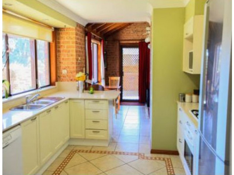 1 Arwon Ave, Casula NSW 2170