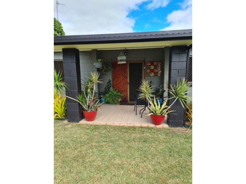 25 Nicklin St, Moura QLD 4718