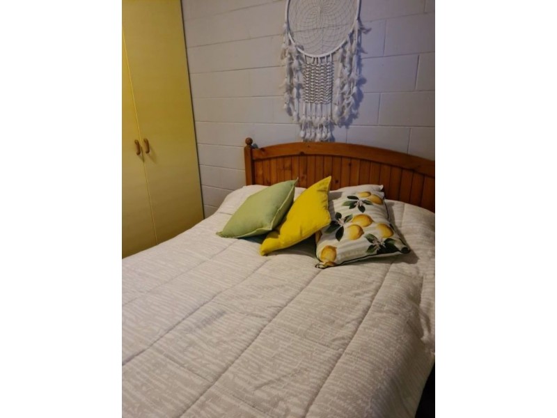 25 Nicklin St, Moura QLD 4718