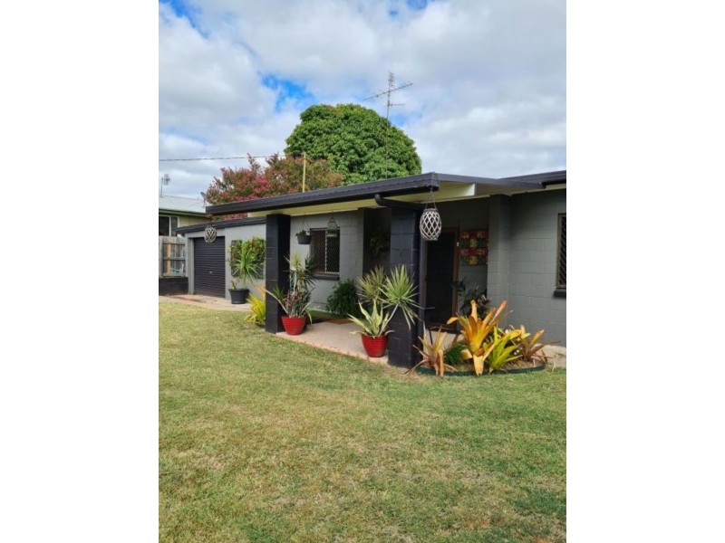 25 Nicklin St, Moura QLD 4718