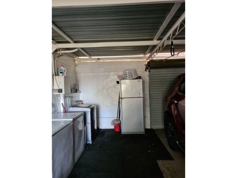 25 Nicklin St, Moura QLD 4718