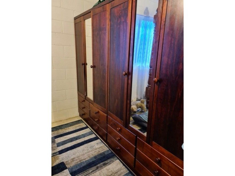 25 Nicklin St, Moura QLD 4718