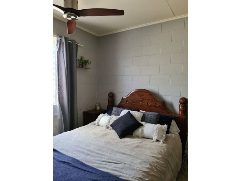 25 Nicklin St, Moura QLD 4718