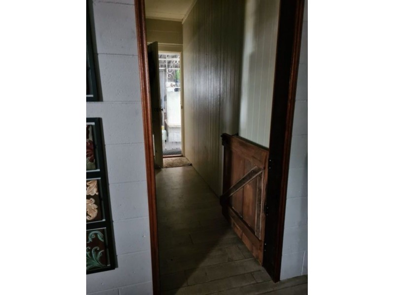 25 Nicklin St, Moura QLD 4718