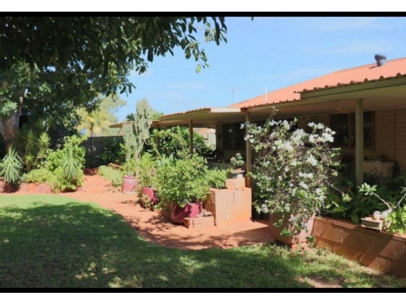 11 De Grey Crescent, Dampier WA 6713