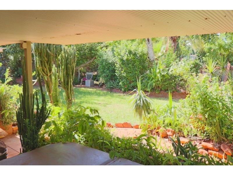 11 De Grey Crescent, Dampier WA 6713