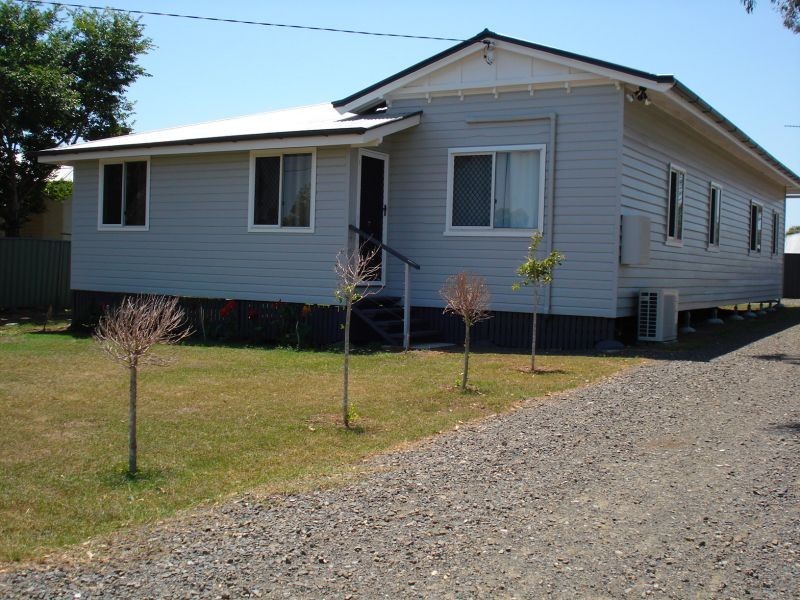 48 Campbell Street, Oakey QLD 4401