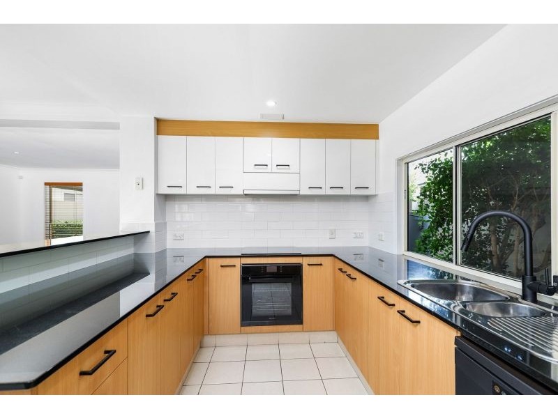 174 Easthill Drive, Robina QLD 4226