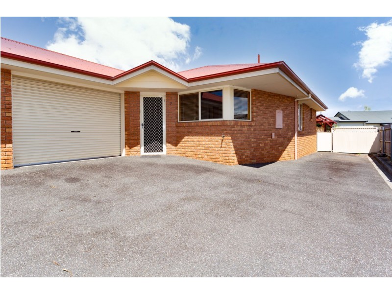 3/111 Steele Street, Devonport TAS 7310