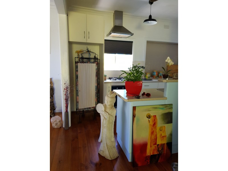 27 Nelson Street, California Gully VIC 3556