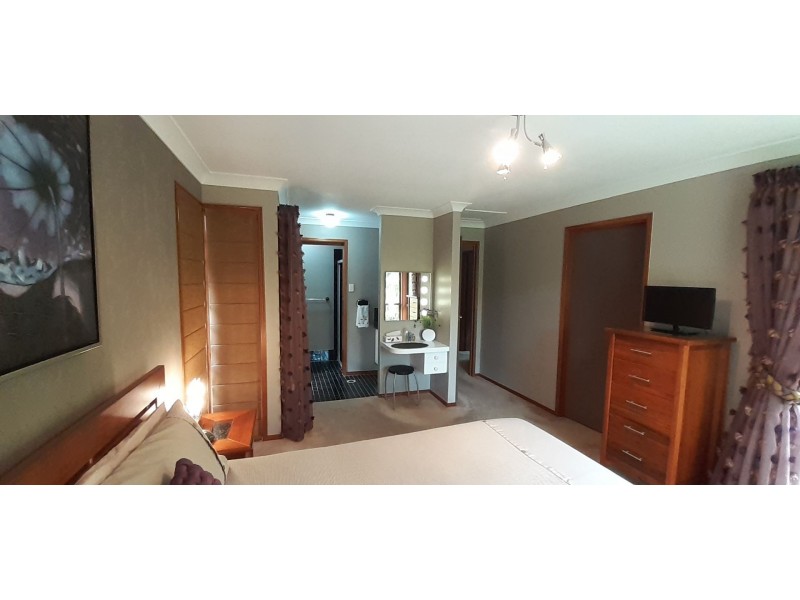 65 Vaughan Drive, Ormeau QLD 4208