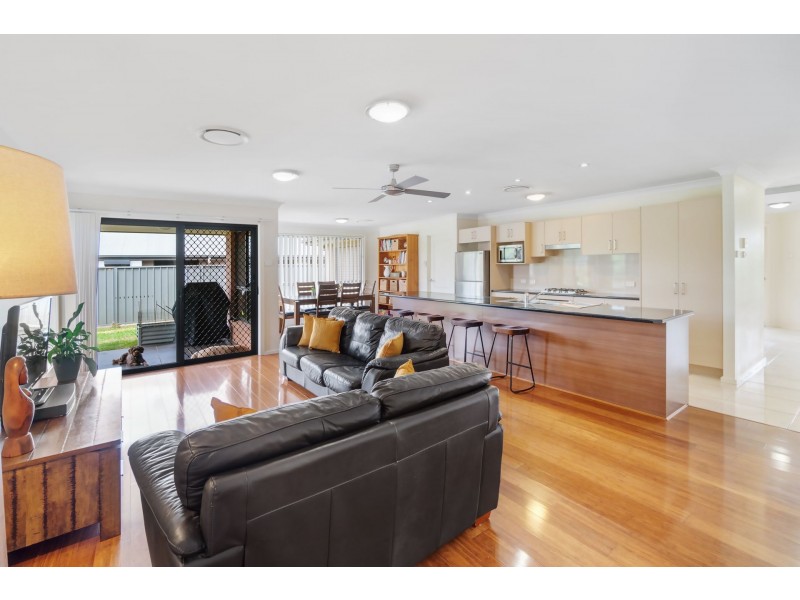 26 Broomfield Cres, Hunterview NSW 2330