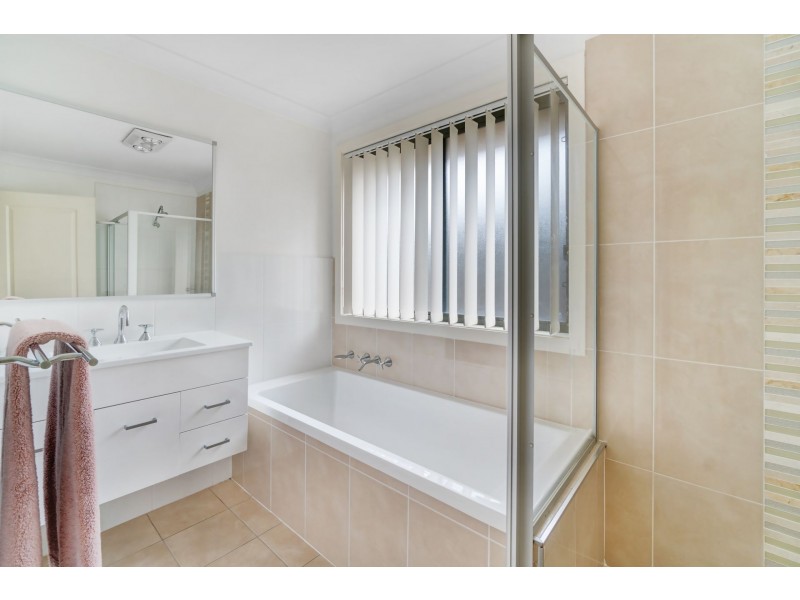 26 Broomfield Cres, Hunterview NSW 2330