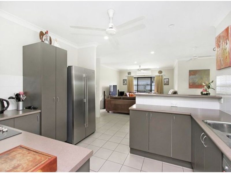 8 Moojeeba Way, Trinity Park QLD 4879