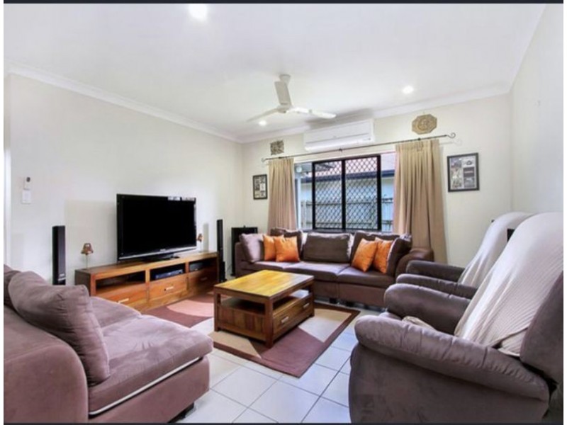 8 Moojeeba Way, Trinity Park QLD 4879