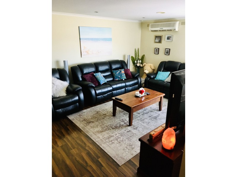 13 Hudson Place, Melton VIC 3337