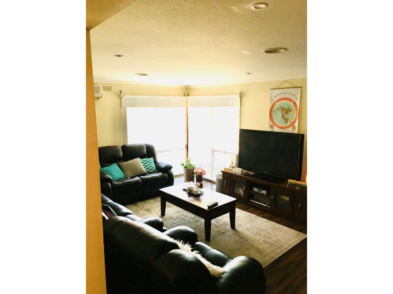 13 Hudson Place, Melton VIC 3337