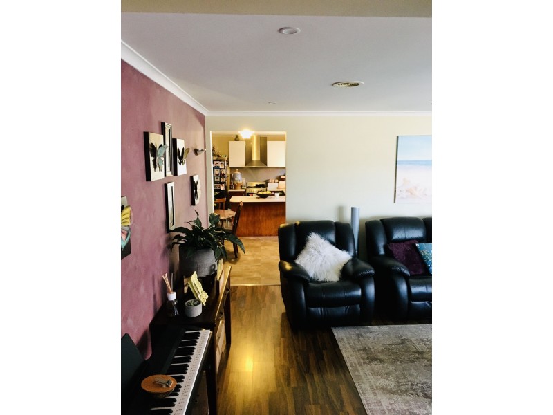 13 Hudson Place, Melton VIC 3337