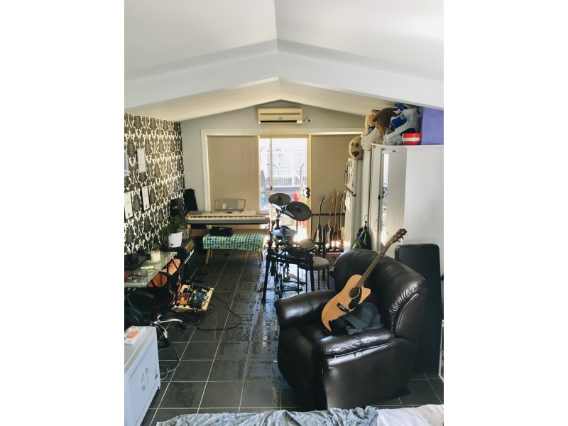 13 Hudson Place, Melton VIC 3337