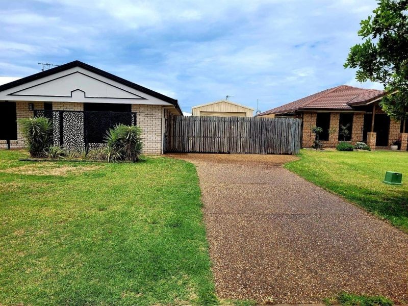 11 Riviera Way, Mulambin QLD 4703