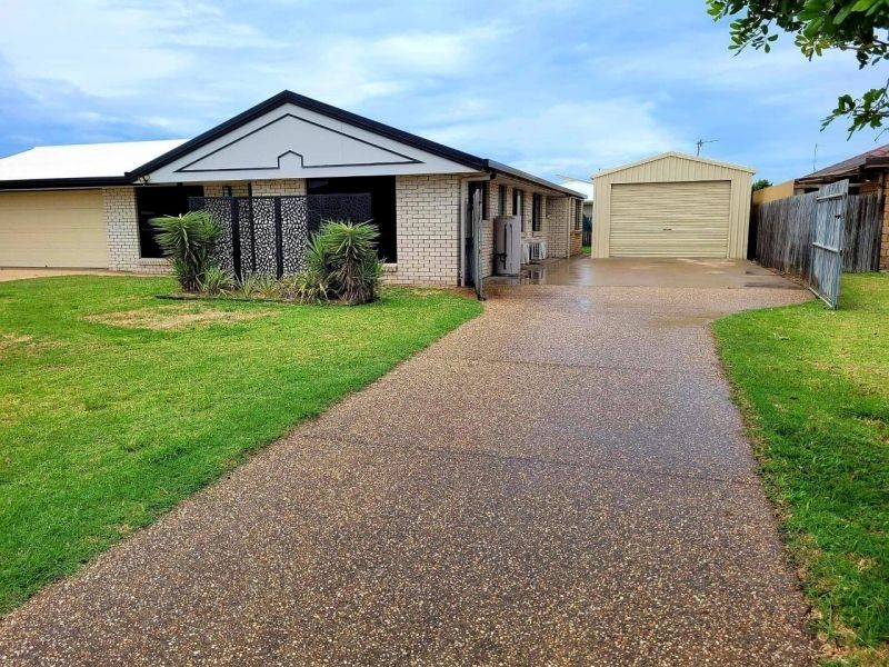 11 Riviera Way, Mulambin QLD 4703