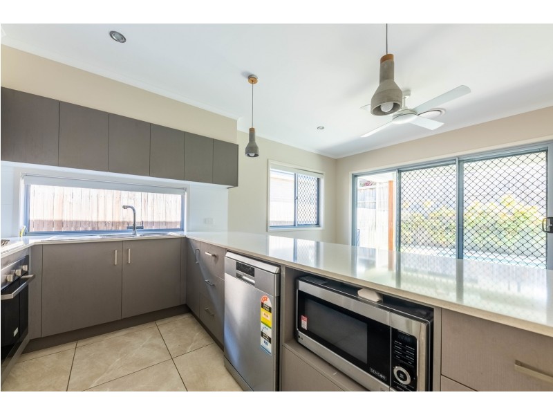55 Wilderness CCT, Little Mountain QLD 4551