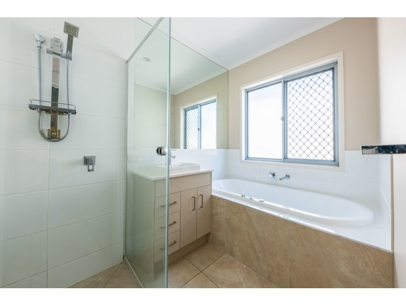 55 Wilderness CCT, Little Mountain QLD 4551
