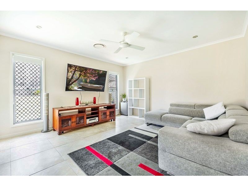55 Wilderness CCT, Little Mountain QLD 4551