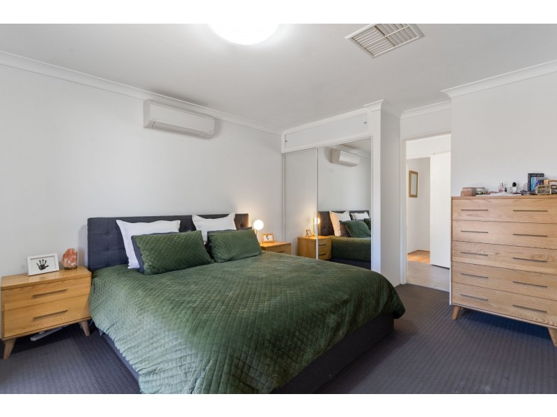 22 Trafalgar Gardens, Marangaroo WA 6064