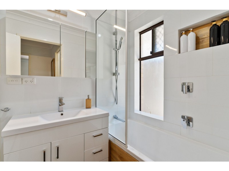 22 Trafalgar Gardens, Marangaroo WA 6064