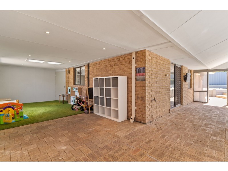 22 Trafalgar Gardens, Marangaroo WA 6064