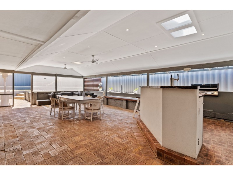 22 Trafalgar Gardens, Marangaroo WA 6064