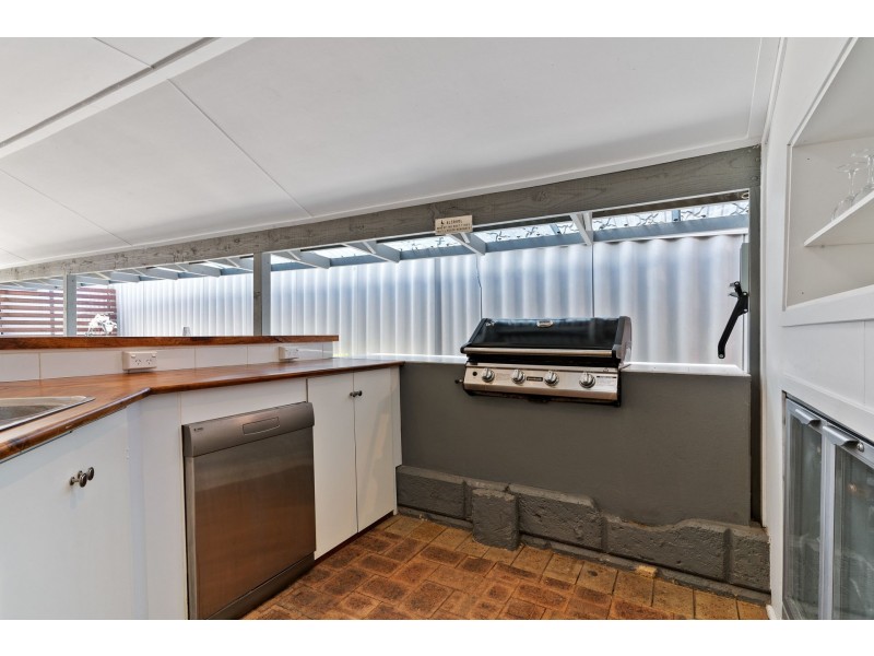 22 Trafalgar Gardens, Marangaroo WA 6064