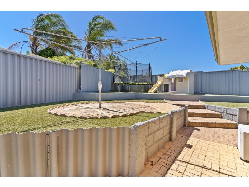 22 Trafalgar Gardens, Marangaroo WA 6064