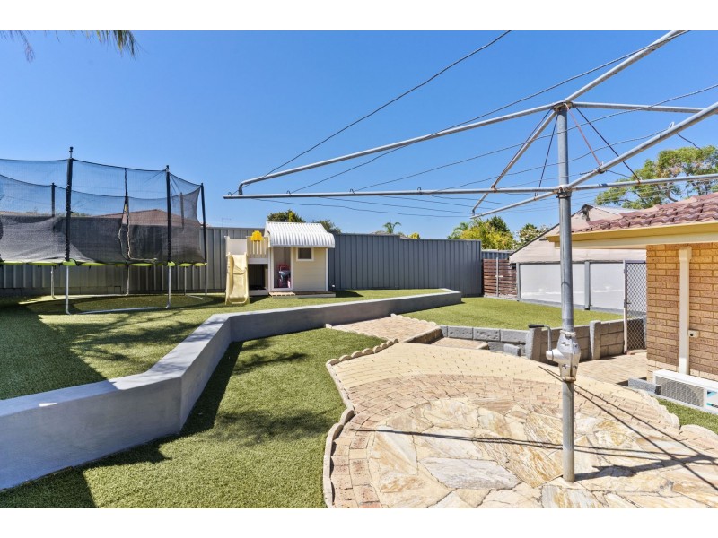22 Trafalgar Gardens, Marangaroo WA 6064