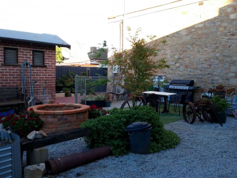 3 Joaquina St, York WA 6302