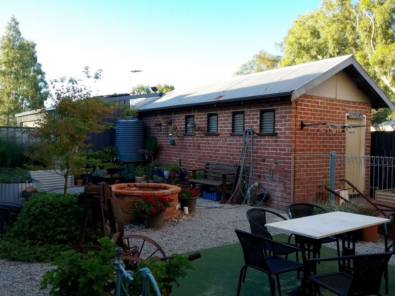 3 Joaquina St, York WA 6302