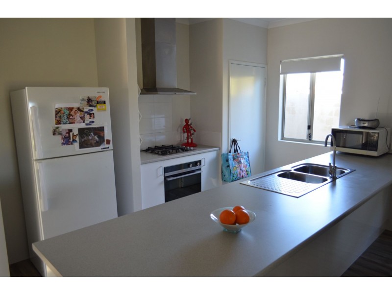 1 Lytham Lane, Meadow Springs WA 6210