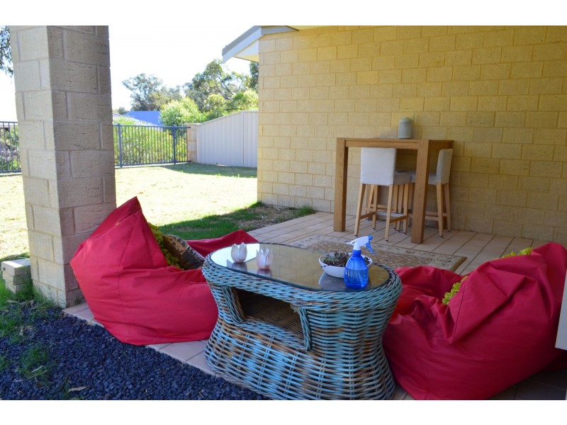 1 Lytham Lane, Meadow Springs WA 6210
