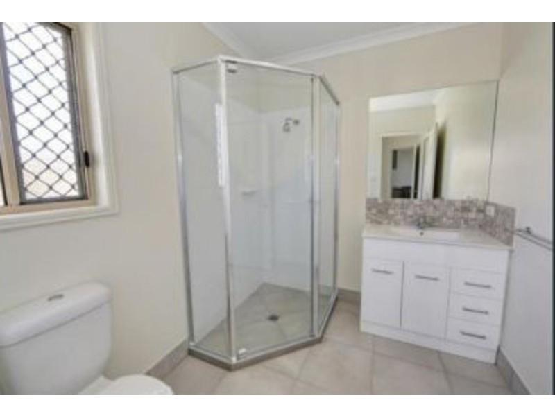 4/32 Heaps Street, Avenell Heights QLD 4670