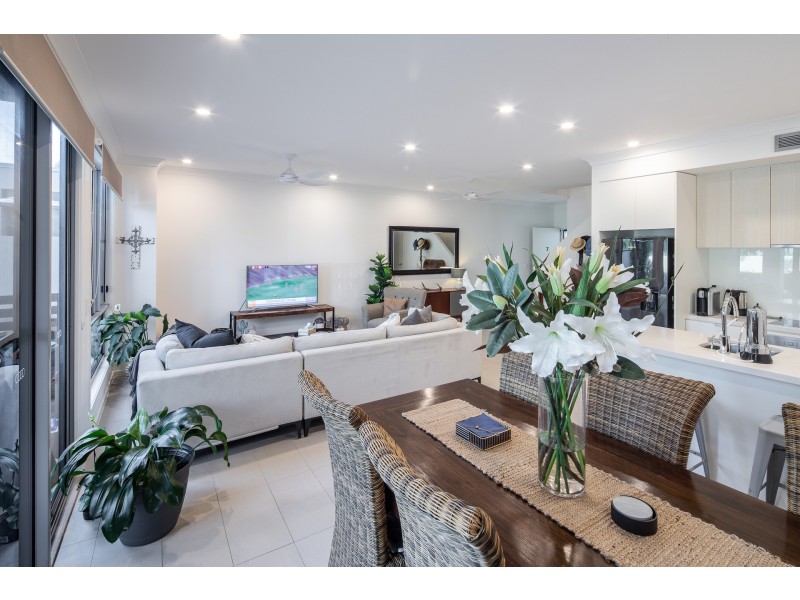 7/3031 the boulevard, Carrara QLD 4211