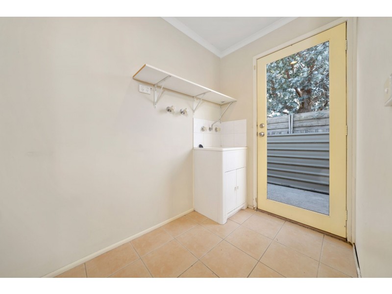 8 Geebung Road, Cranbourne West VIC 3977