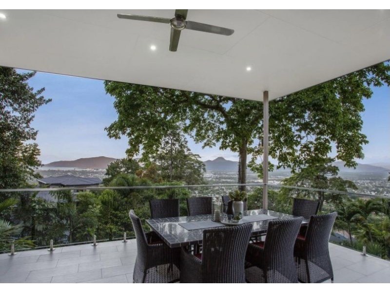 11 Oceanview Place, Mooroobool QLD 4870