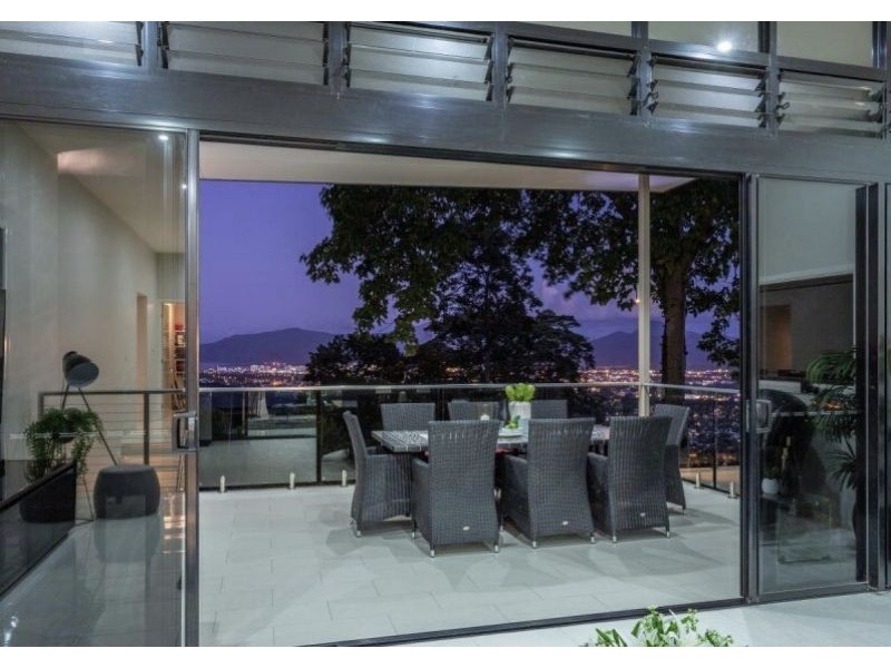 11 Oceanview Place, Mooroobool QLD 4870