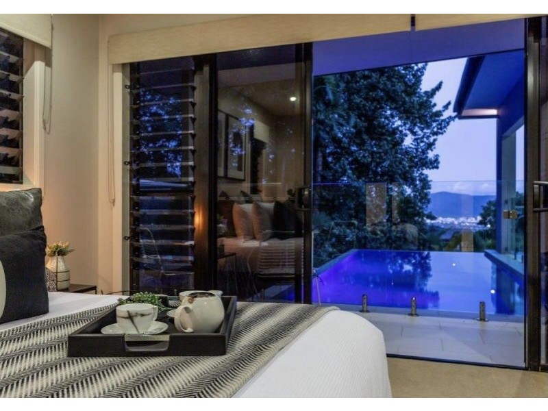 11 Oceanview Place, Mooroobool QLD 4870